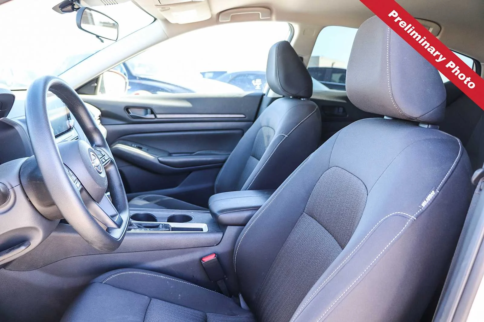 Used 2025 Glacier White Nissan S image 12