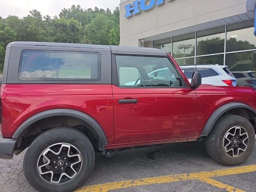 Used 2025 Red Ford Base image 4
