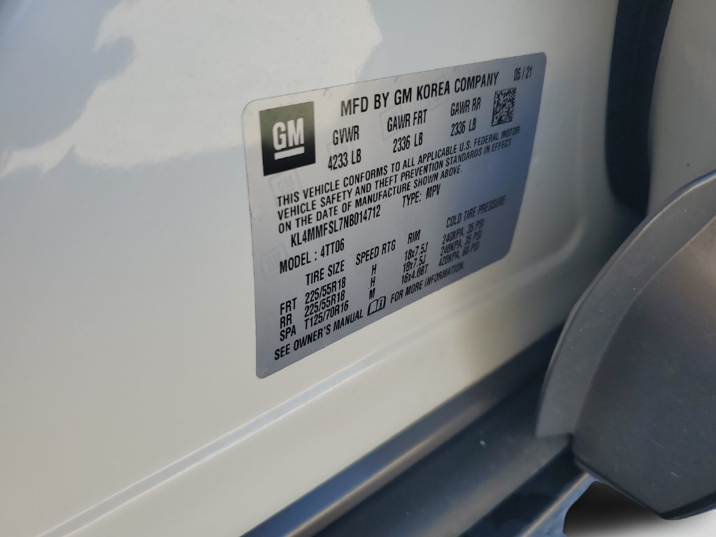 Used 2022 WHITE FROST TRICOAT Buick Essence image 28