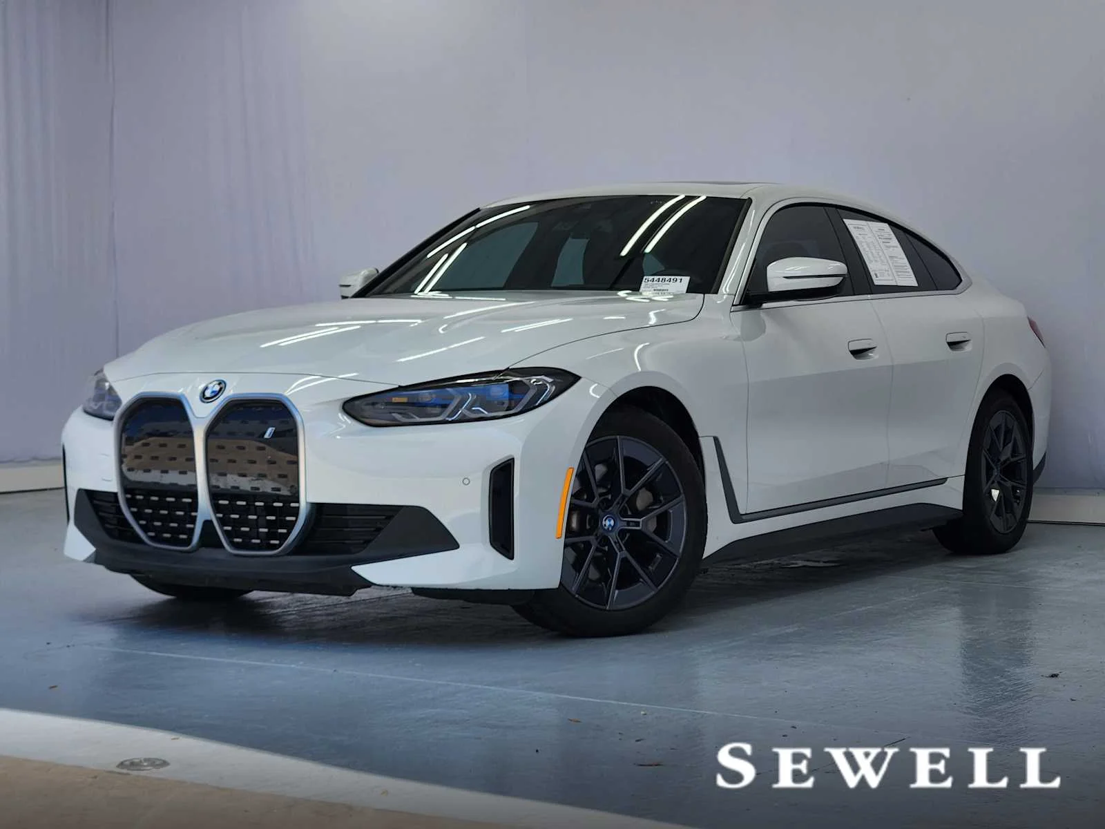 2023 BMW i4 eDrive40's photo