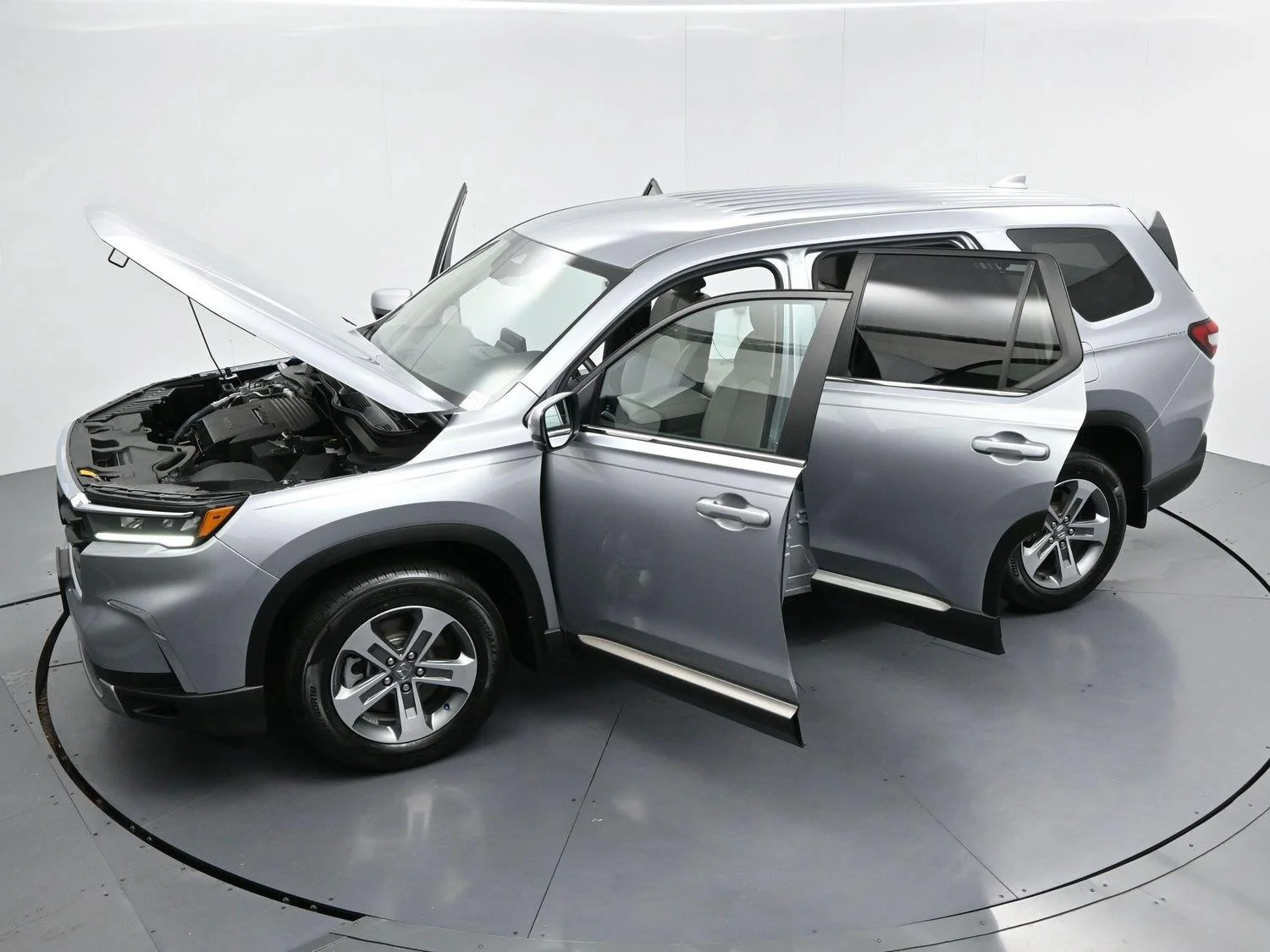 Used 2024 Lunar Silver Metallic Honda EX-L 7 Passenger image 42