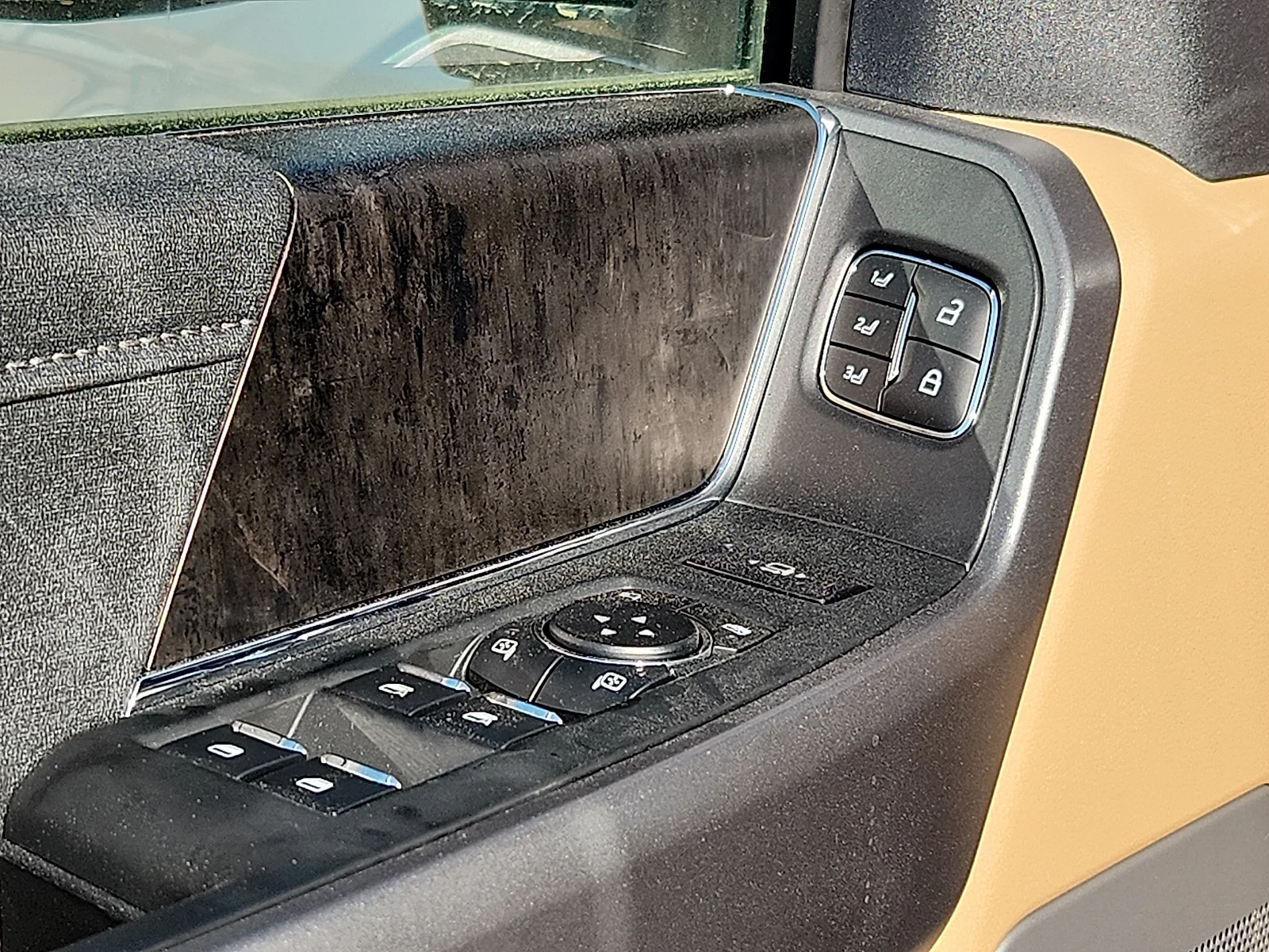 New 2026 Oxford White Ford Lariat image 15