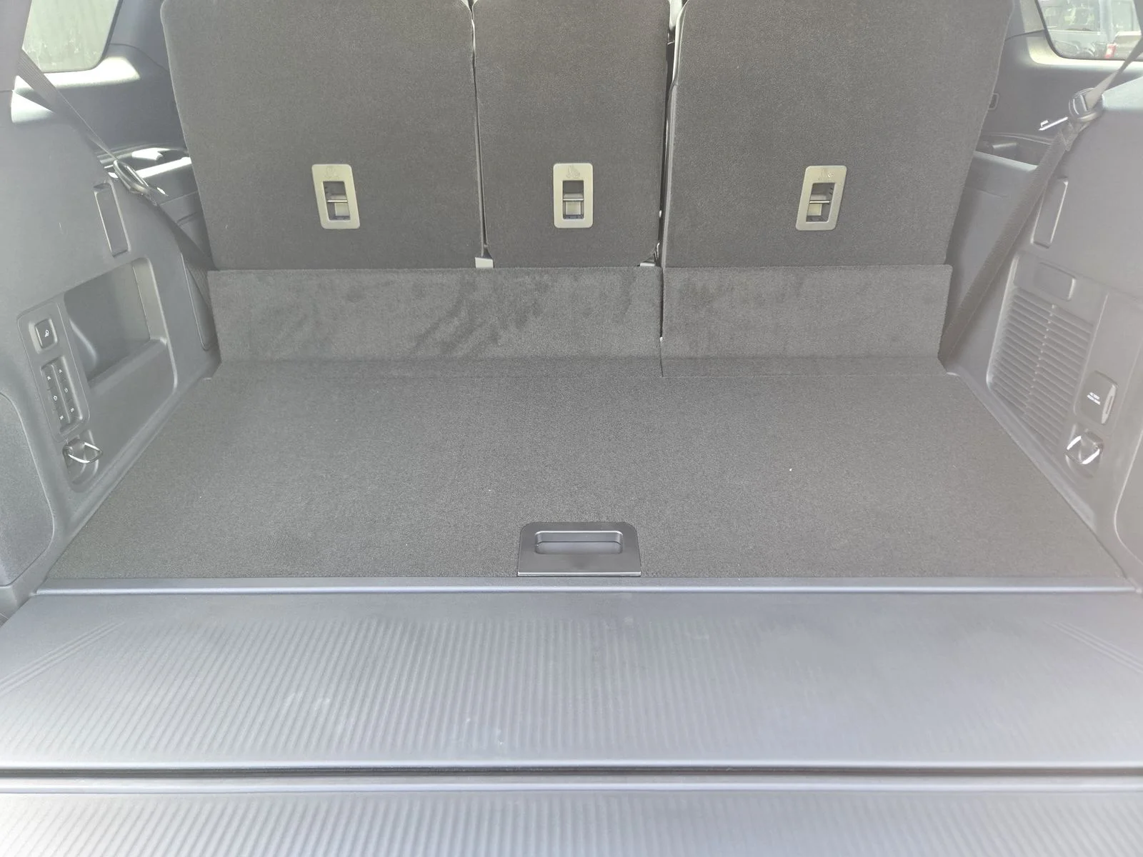 New 2026 Glacier Gray Metallic Tri-Coat Ford Tremor® image 22