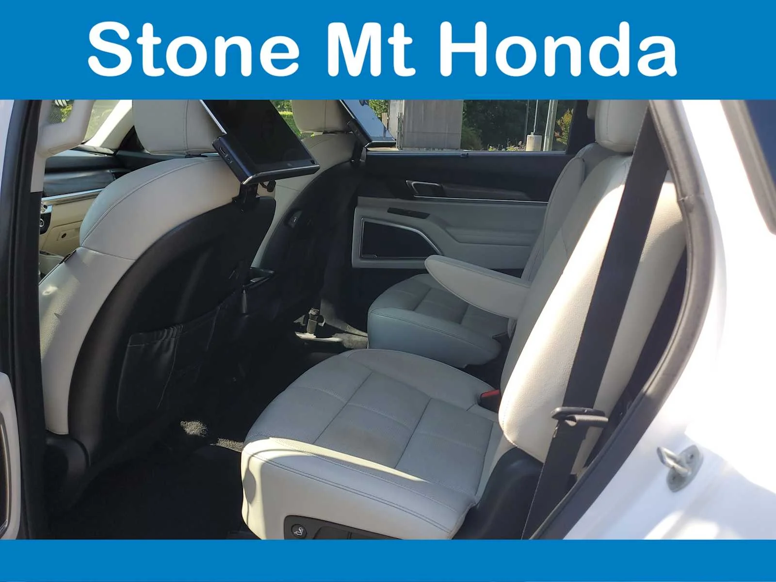 Used 2021 Glacial White Pearl Kia EX image 12