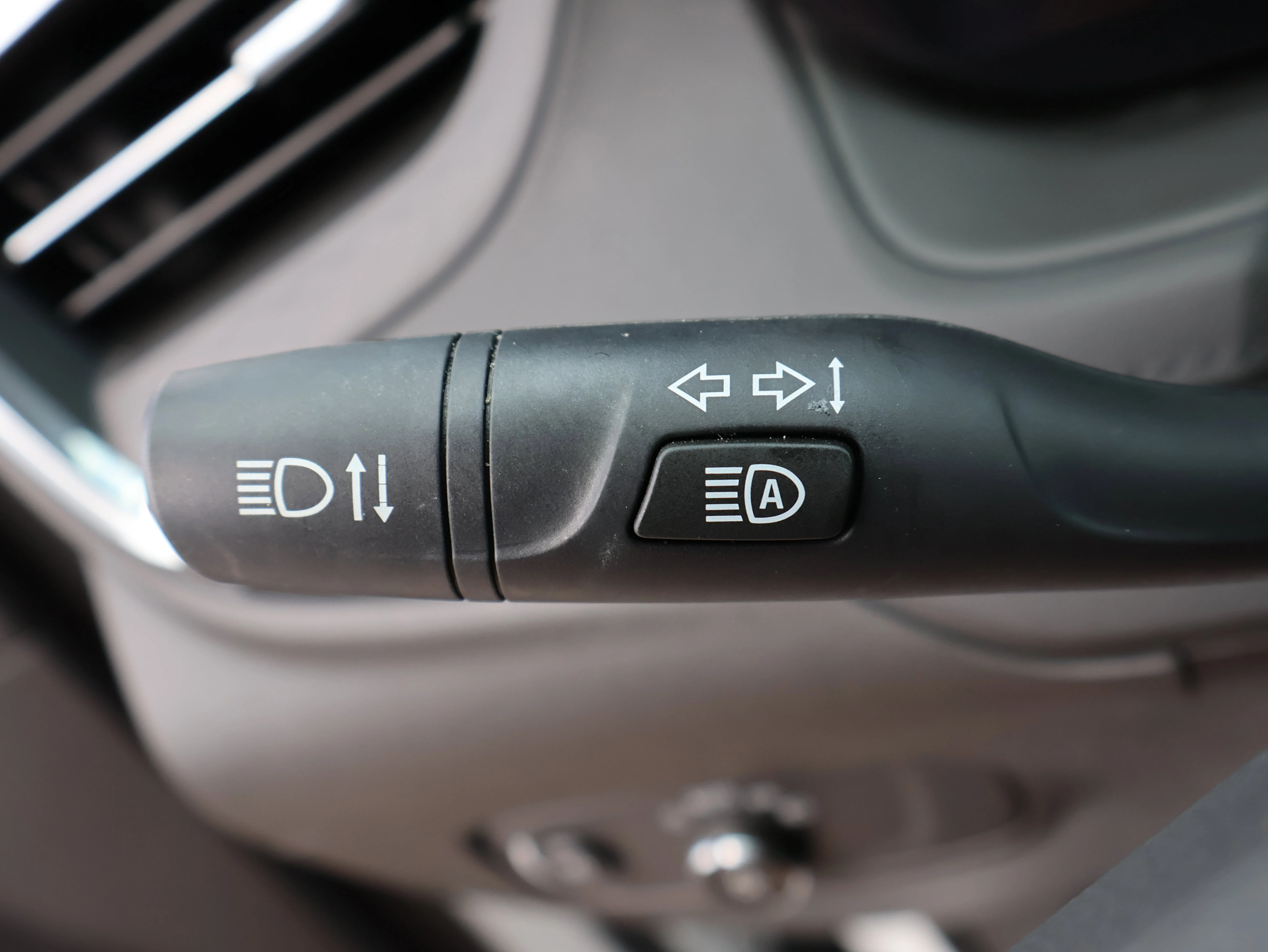 Used 2026 Summit White Buick Sport Touring image 39