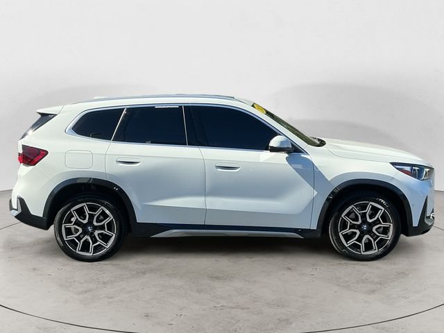Used 2025 White BMW xDrive28i image 4