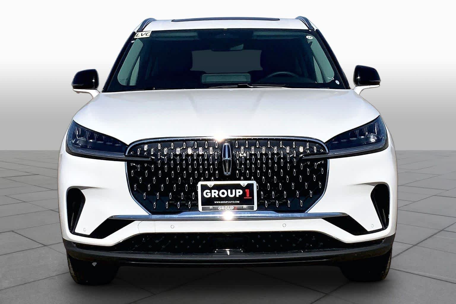 New 2026 Pristine White Metallic Tri-Coat Lincoln Premiere® image 3