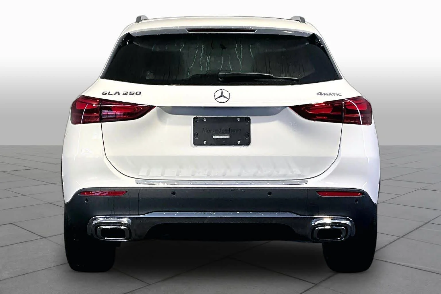 New 2026 Polar White Mercedes-Benz GLA 250 image 4