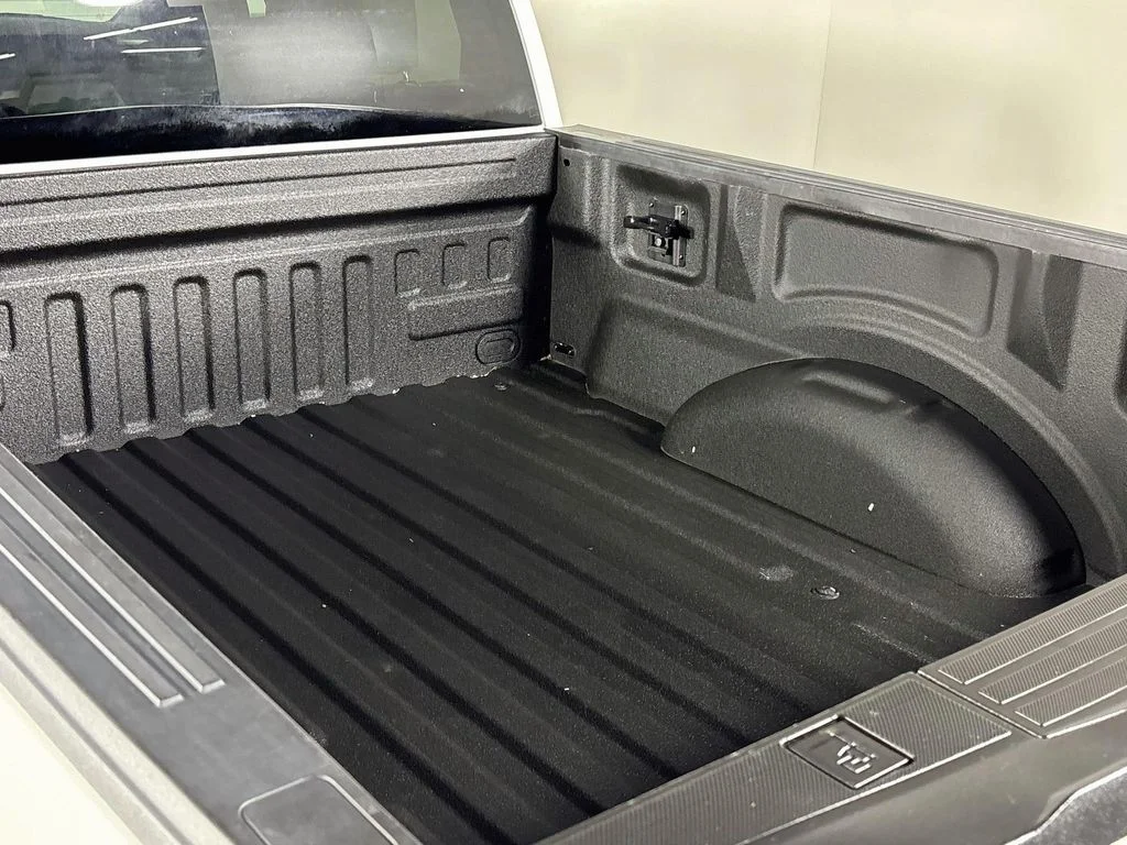 Used 2021 White Ford XLT image 20