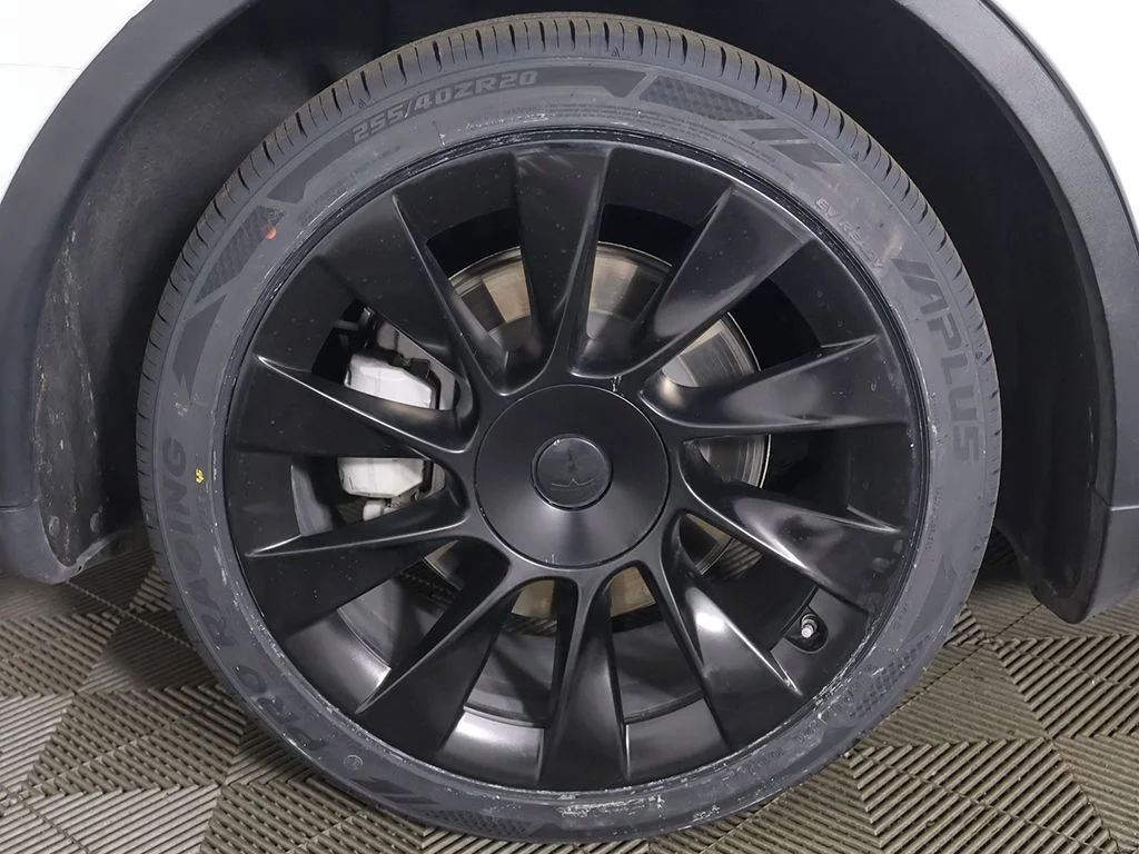 Used 2023 White Tesla Long Range image 23