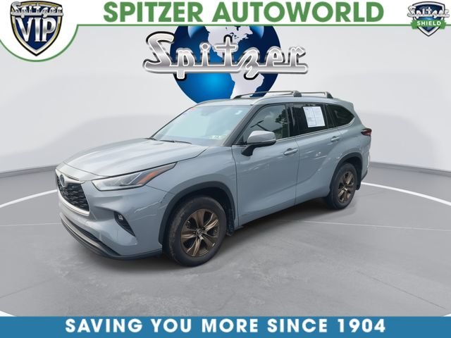 Used 2022 Gray Toyota Bronze Edition image 5