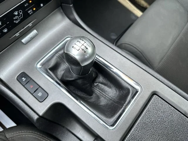 Used 2014 White Ford V6 image 22