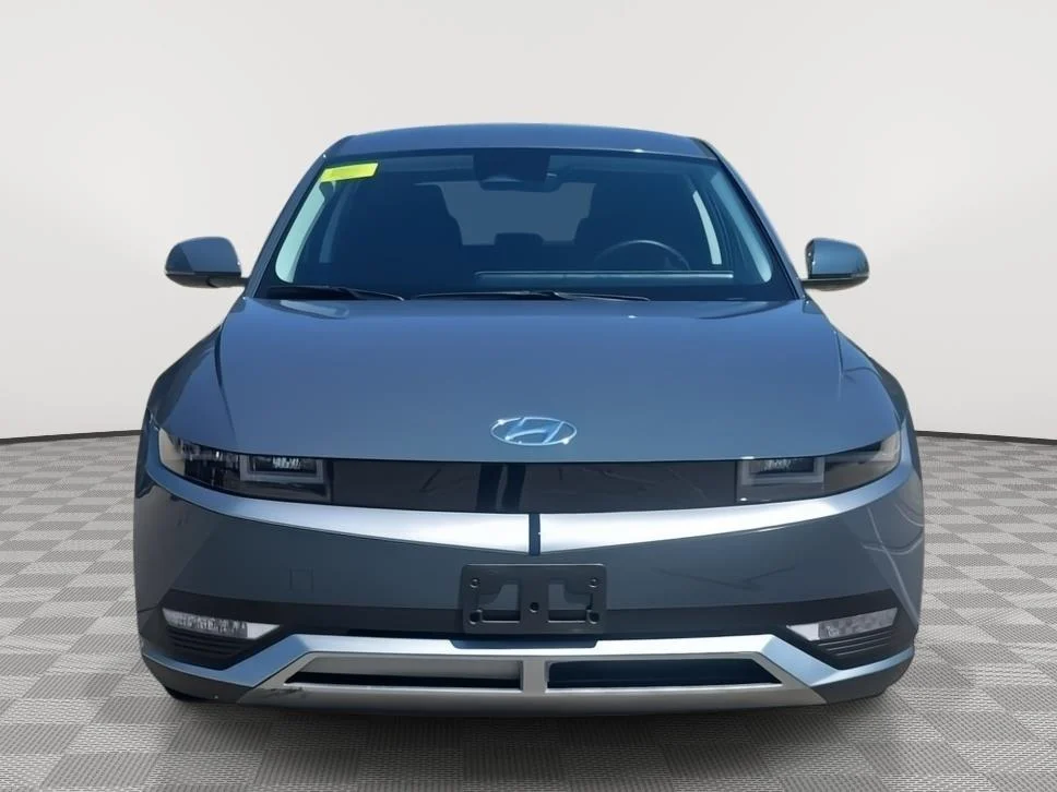 Used 2024 Digital Teal Hyundai SE image 2