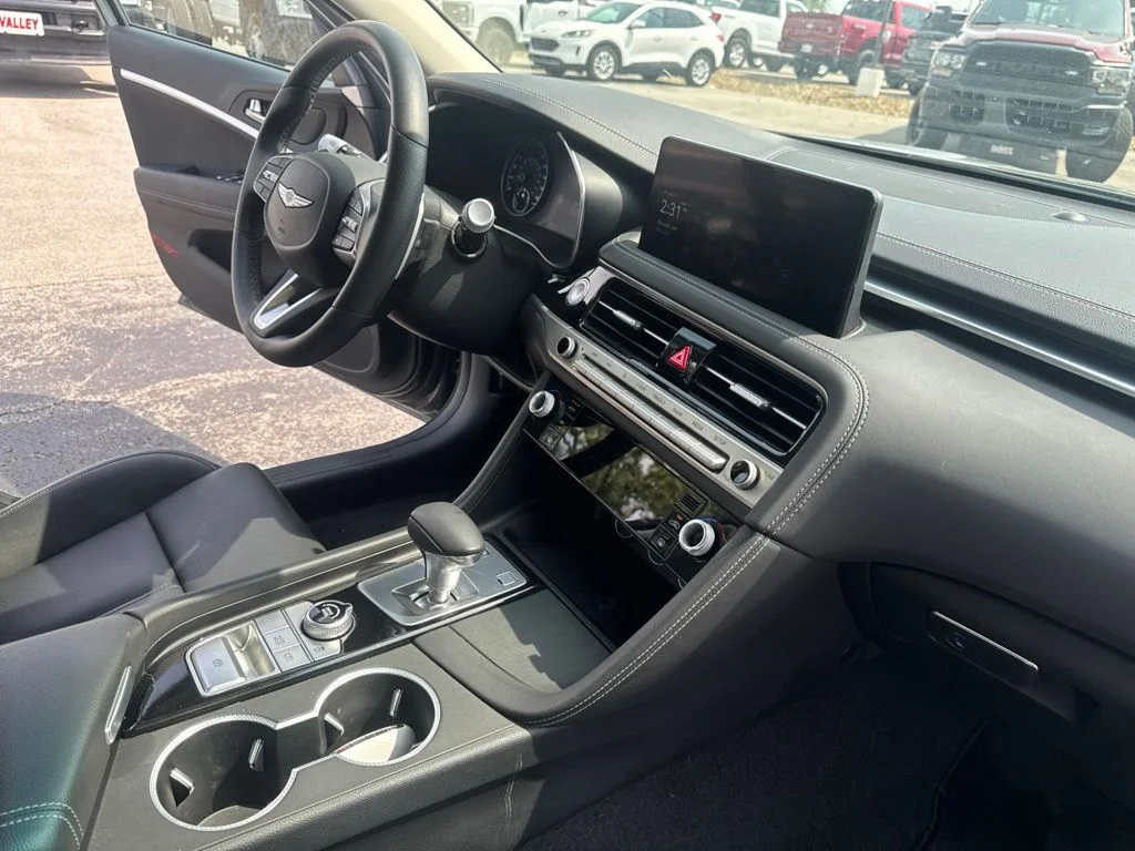 2025 GENESIS G70 Standard - Photo 35