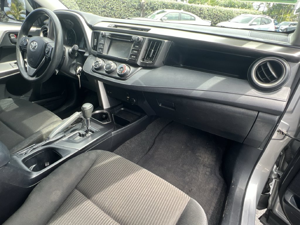 Used 2018 Silver Toyota LE image 26