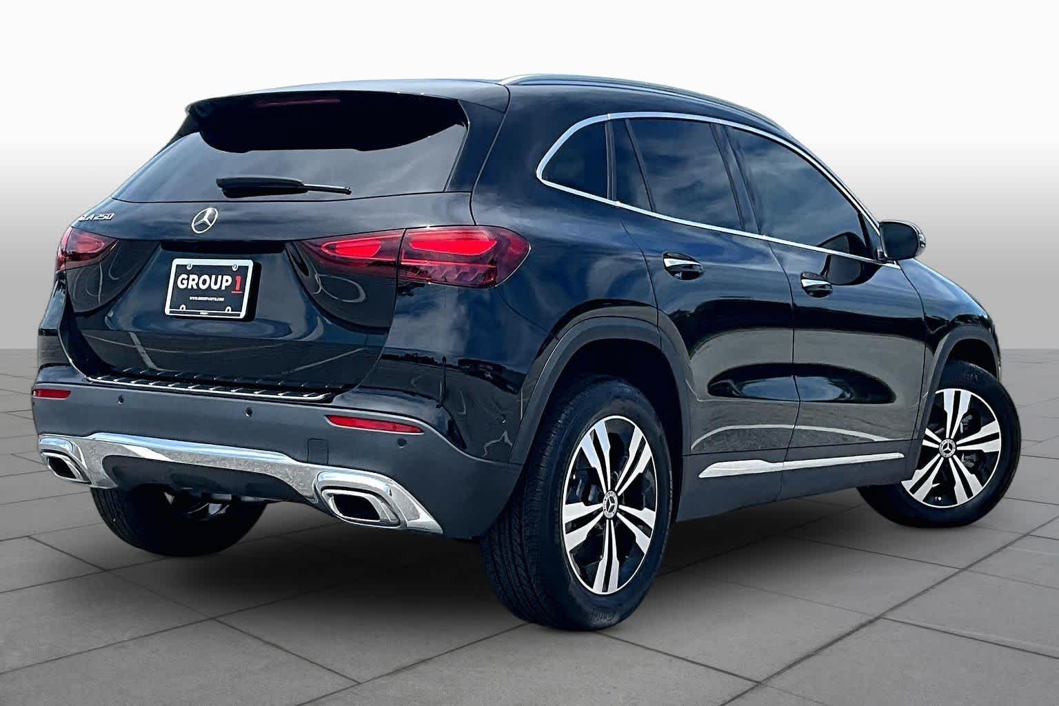 Used 2025 Night Black Mercedes-Benz GLA 250 image 23