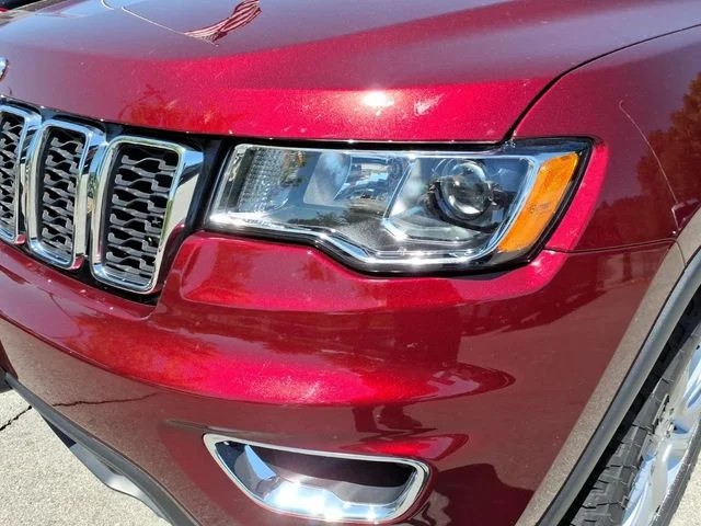 Used 2022 Red Jeep Laredo X image 16