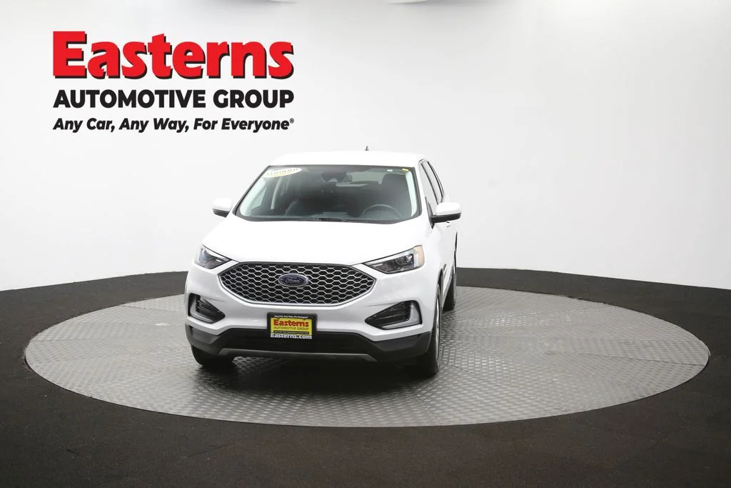 Used 2023 White Ford SEL image 52
