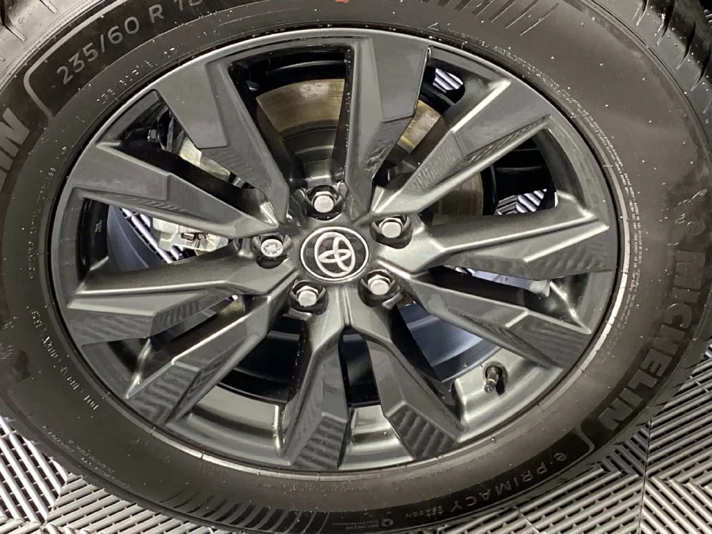 Used 2026 Midnight Black Metallic Toyota XLE Premium image 27