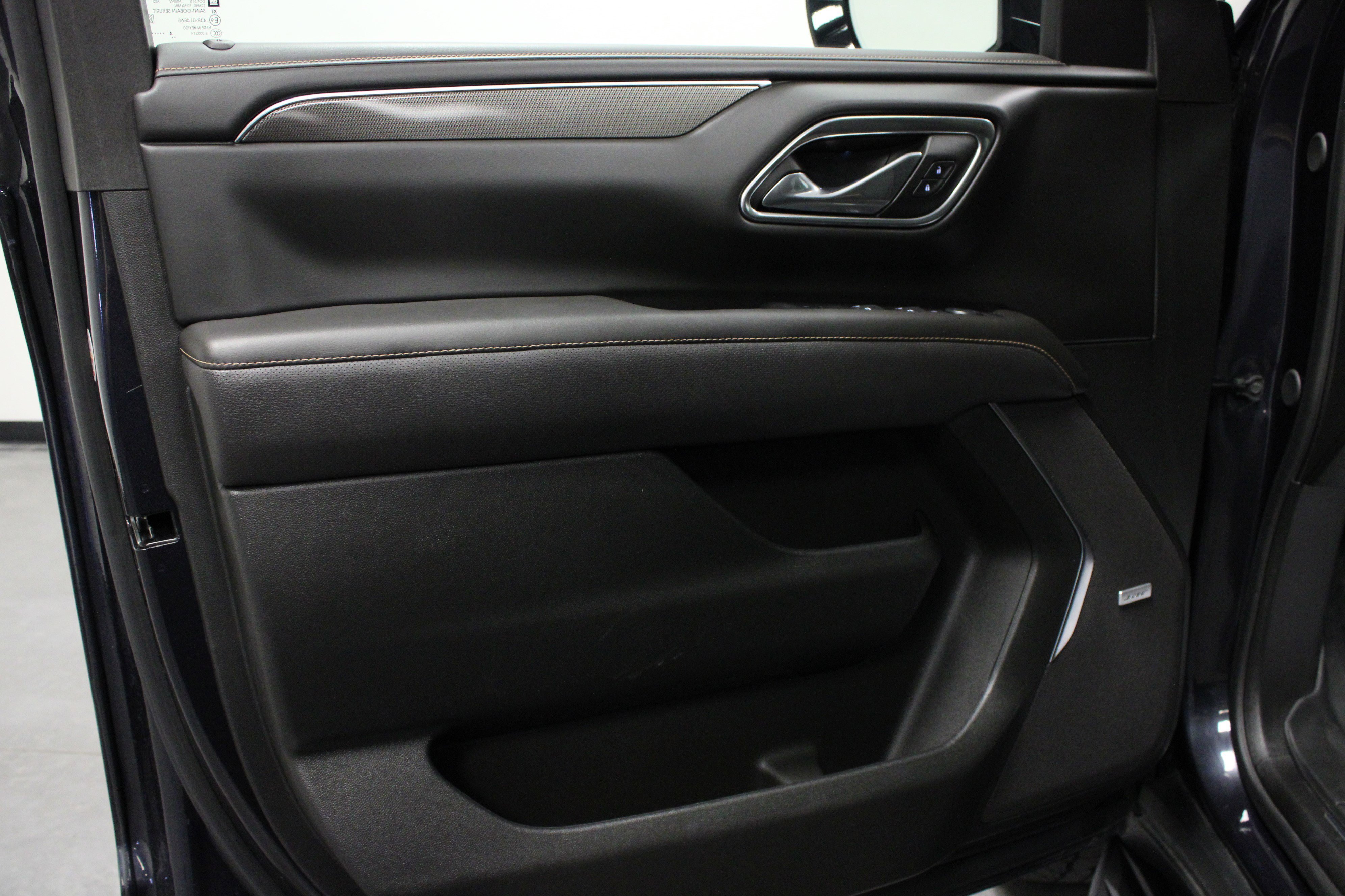 Used 2024 Titanium Rush Metallic GMC AT4 image 11