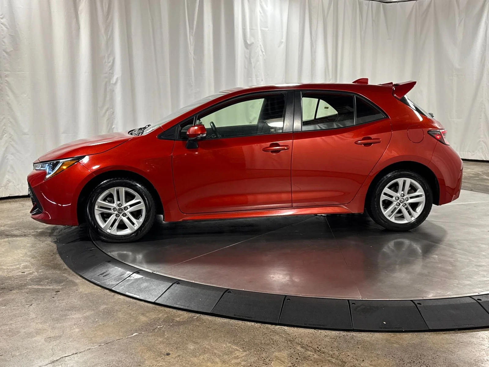 Used 2020 Paprika Metallic Toyota SE image 6