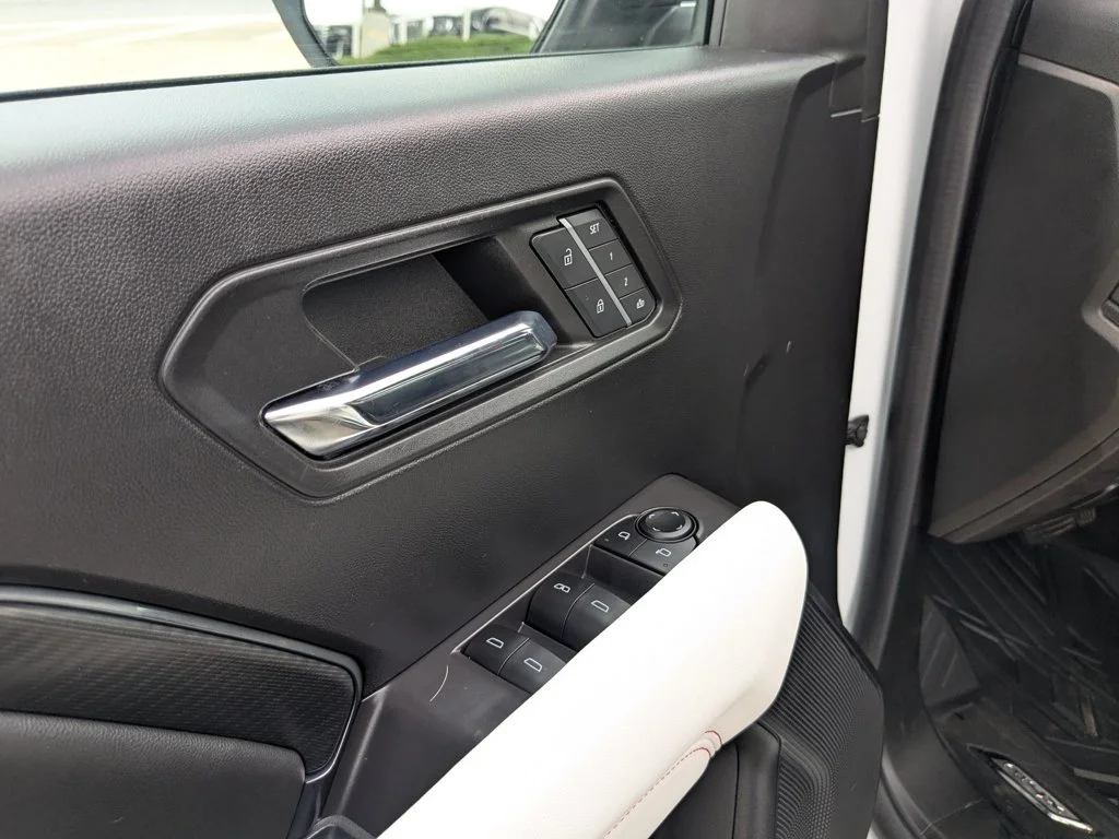 Used 2023 Summit White GMC 4WD AT4X image 12