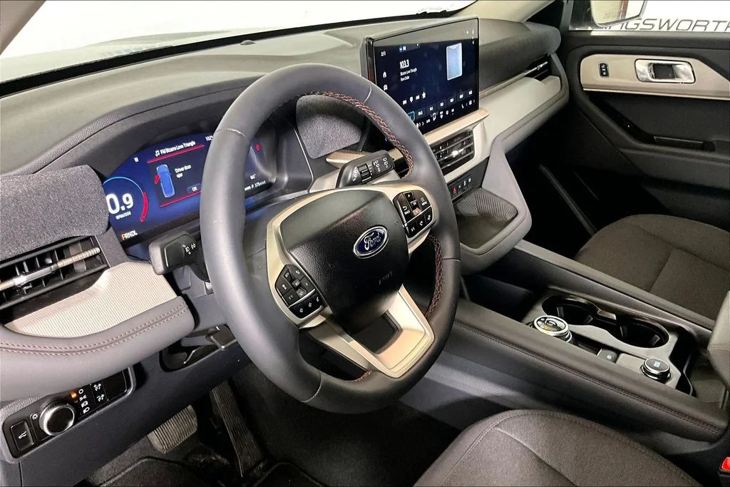 New 2026 Carbonized Gray Metallic Ford Active image 6