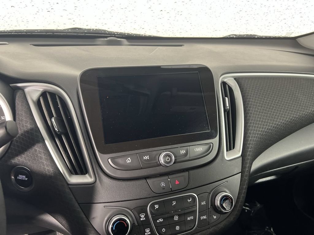 Used 2024 White Chevrolet LT image 18