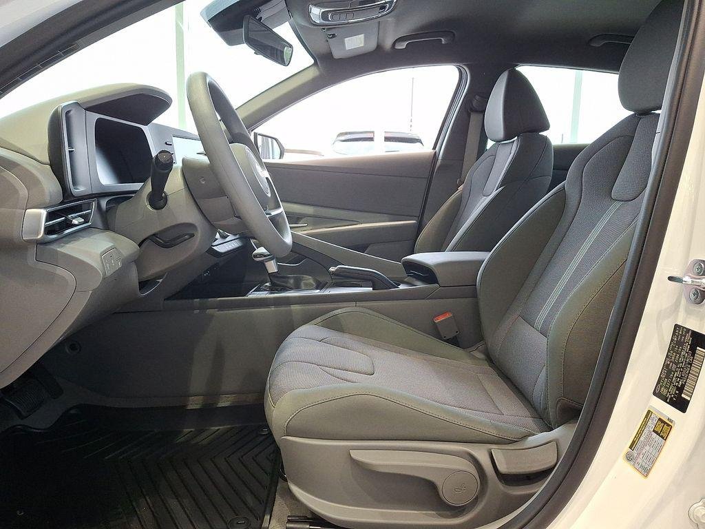 New 2026 Serenity White Pearl Hyundai SE image 7