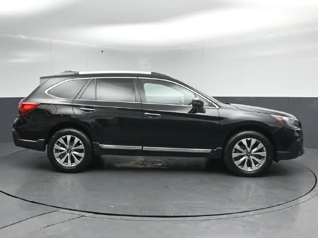 Used 2019 Crystal Black Silica Subaru 2.5i image 8