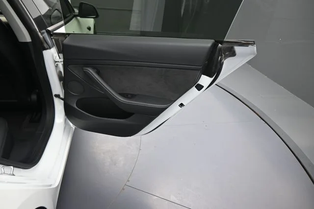 Used 2022  Tesla Long Range image 64