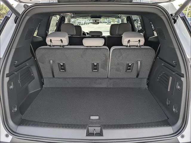 2026 GMC Acadia Elevation - Photo 11
