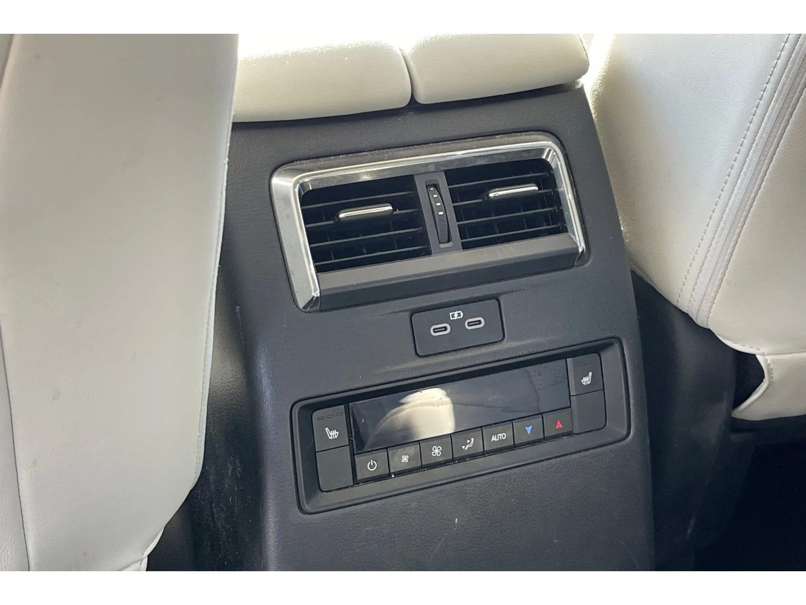 Used 2024 PLATINUM QUARTZ Mazda Premium Plus image 44