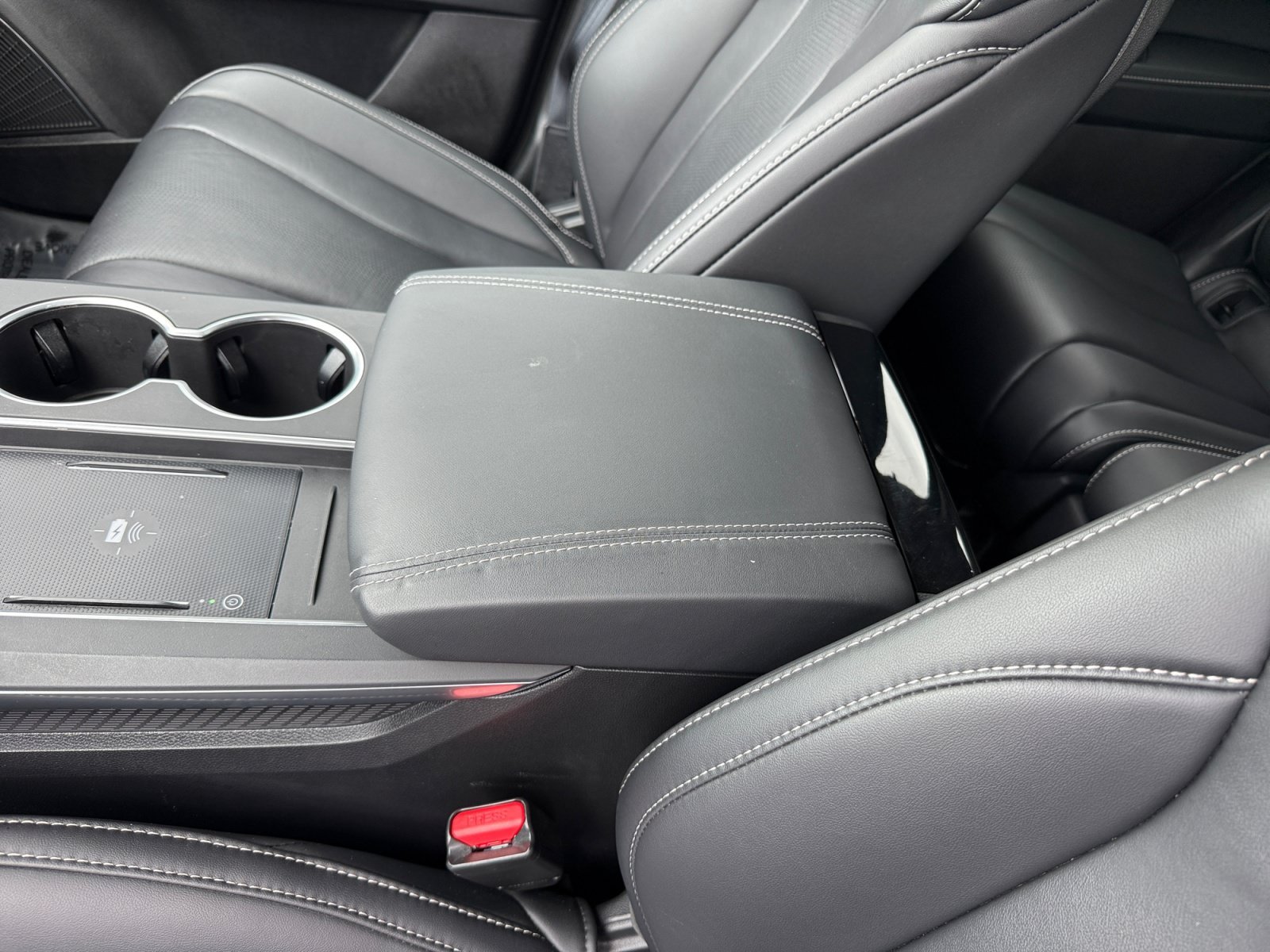 Used 2025 Liquid Carbon Metallic Acura Technology Package image 14