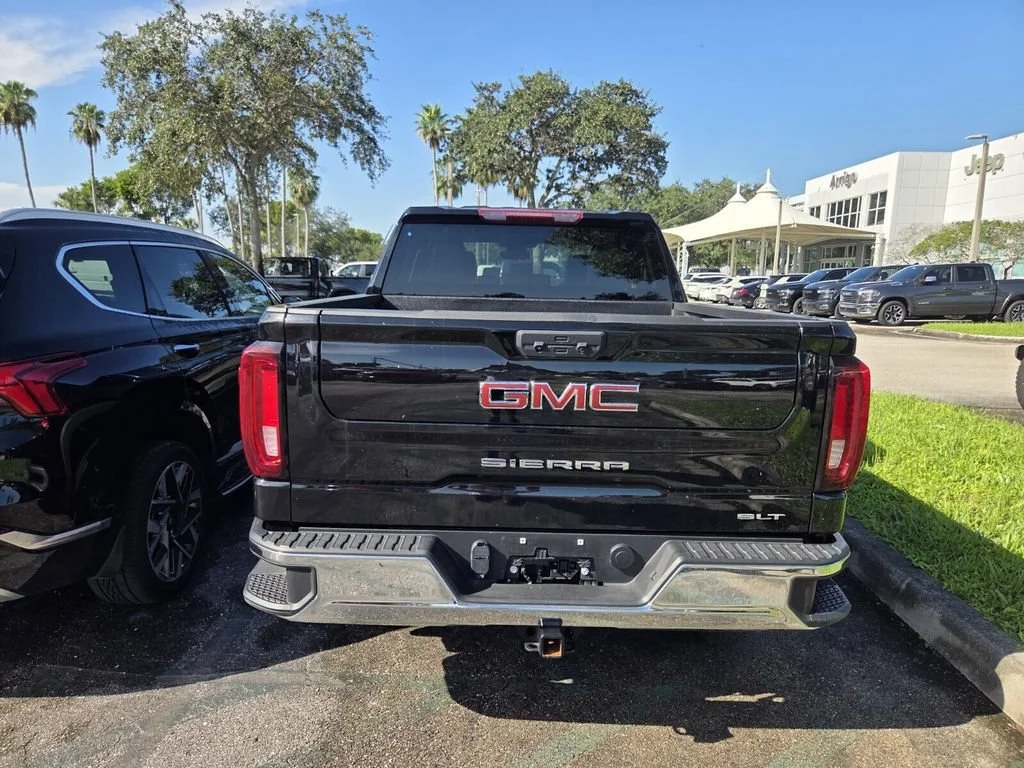 Used 2025 Onyx Black GMC SLT image 5