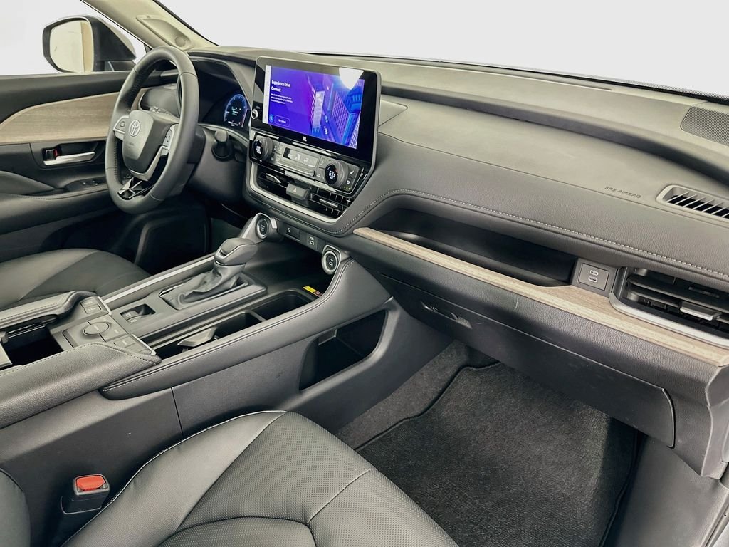 Used 2026  Toyota Limited image 29