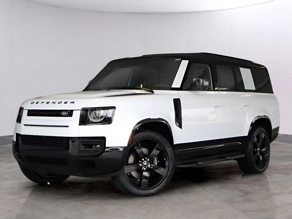 Certified Used 2025 Fuji White Land Rover V8 image 2