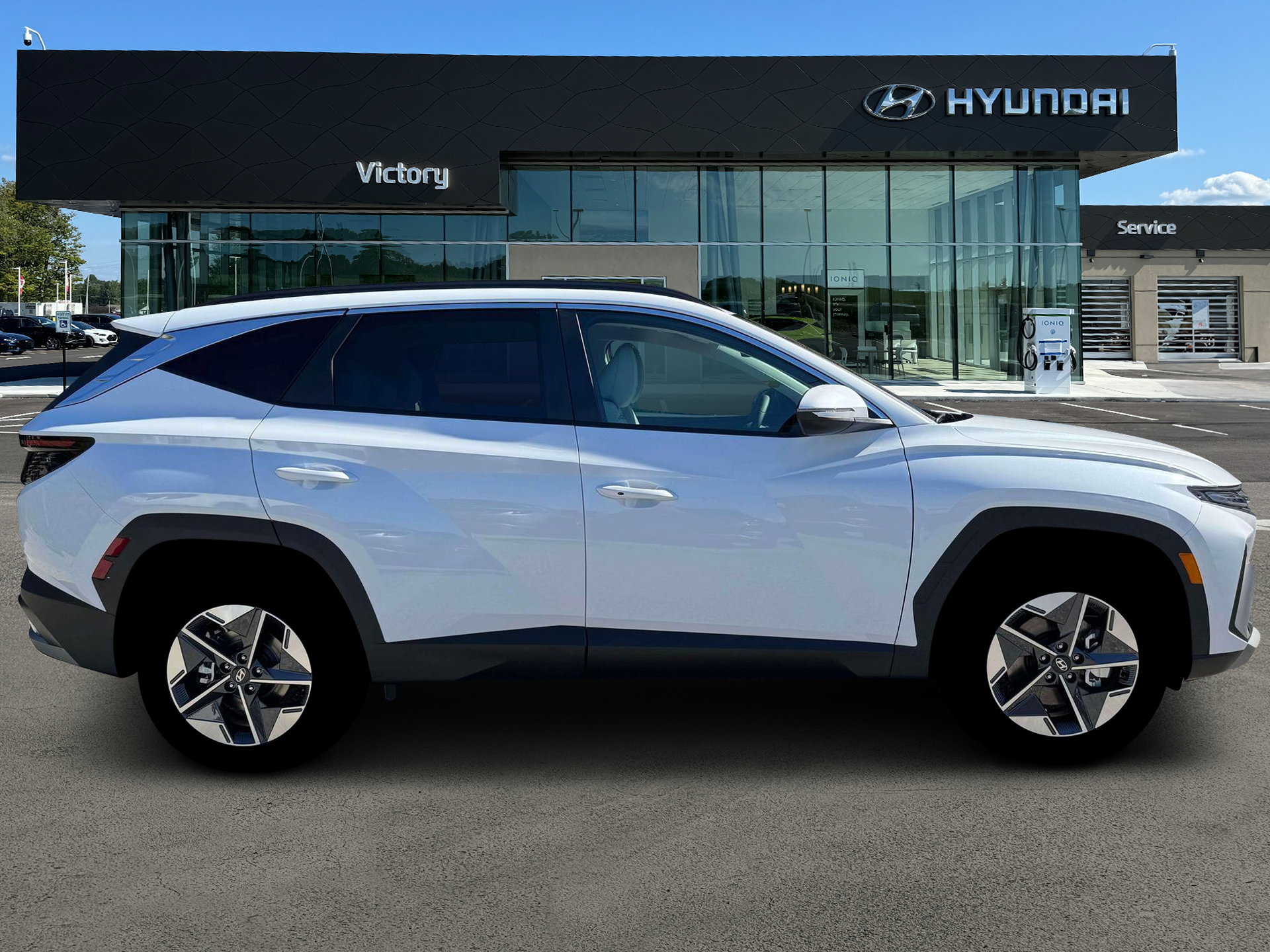 New 2026 White Hyundai SEL Convenience image 9