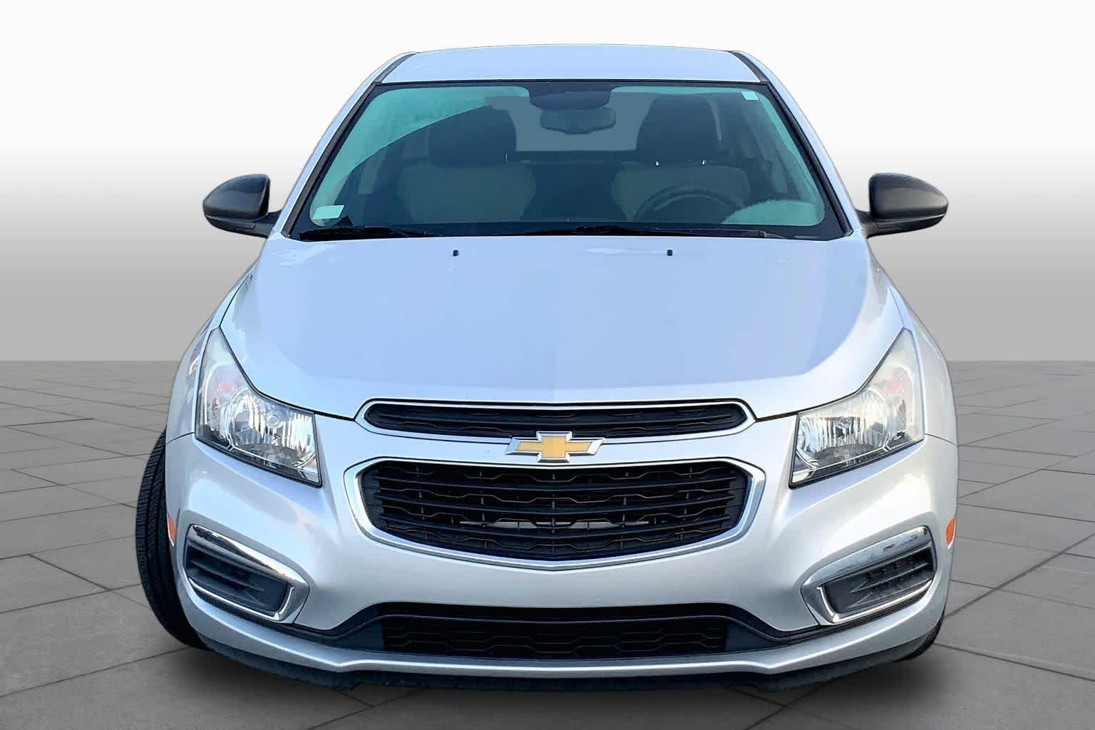 Used 2016 Silver Ice Metallic Chevrolet LS image 4