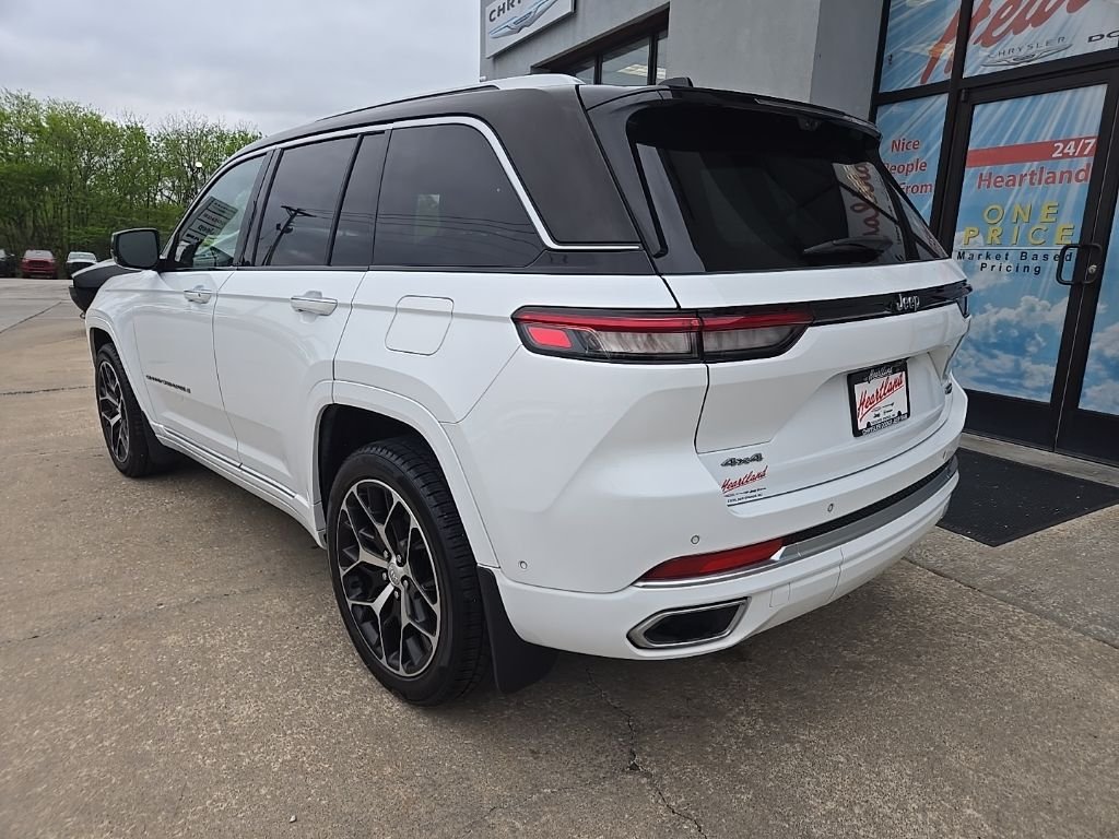 Used 2022 White Jeep Summit Reserve image 8