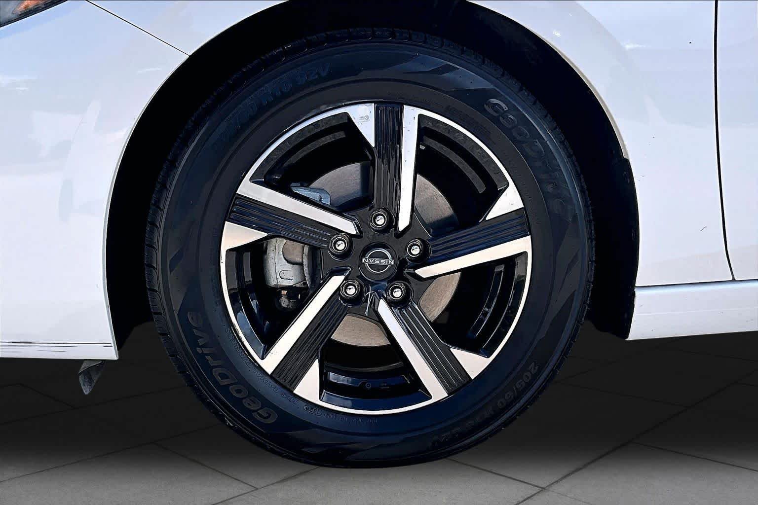 Used 2025 Fresh Powder Nissan SV image 11