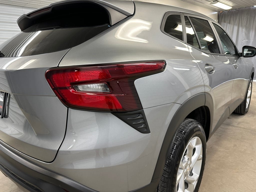 2024 Chevrolet Trax LS - Photo 23