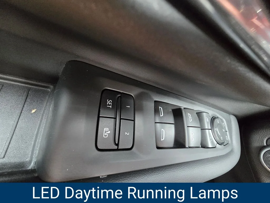 Used 2022 Gray Chevrolet Z71 image 24