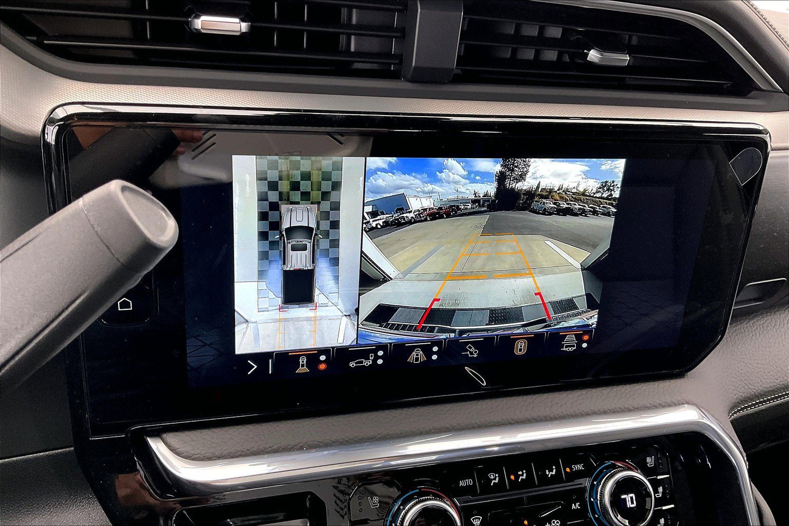 2026 GMC Sierra 2500HD Denali - Photo 13