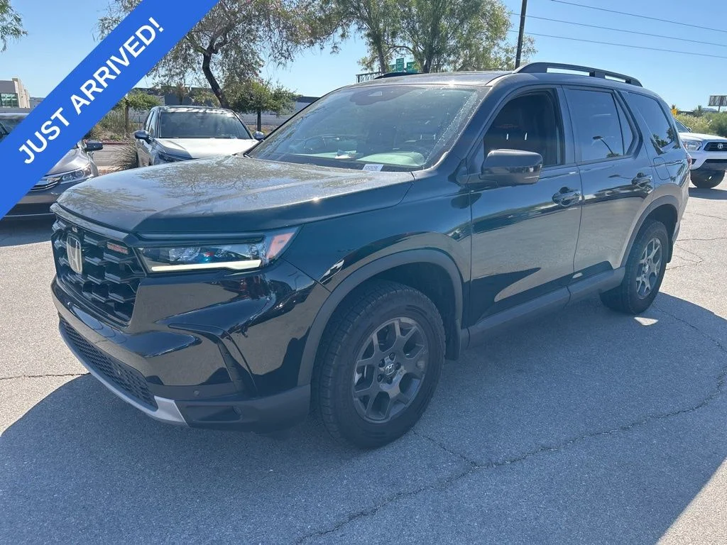 2025 Honda Pilot TrailSport AWD's photo