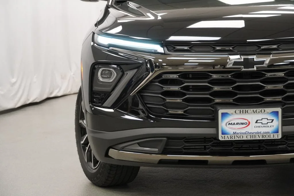 New 2026 Mosaic Black Metallic Chevrolet ACTIV image 33