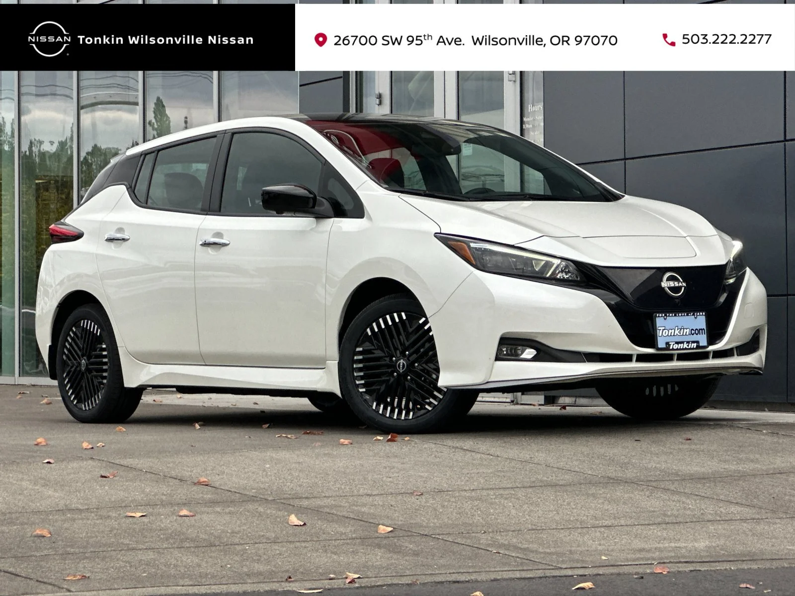 Used 2025 Super Black/Pearl White Nissan SV Plus image 1