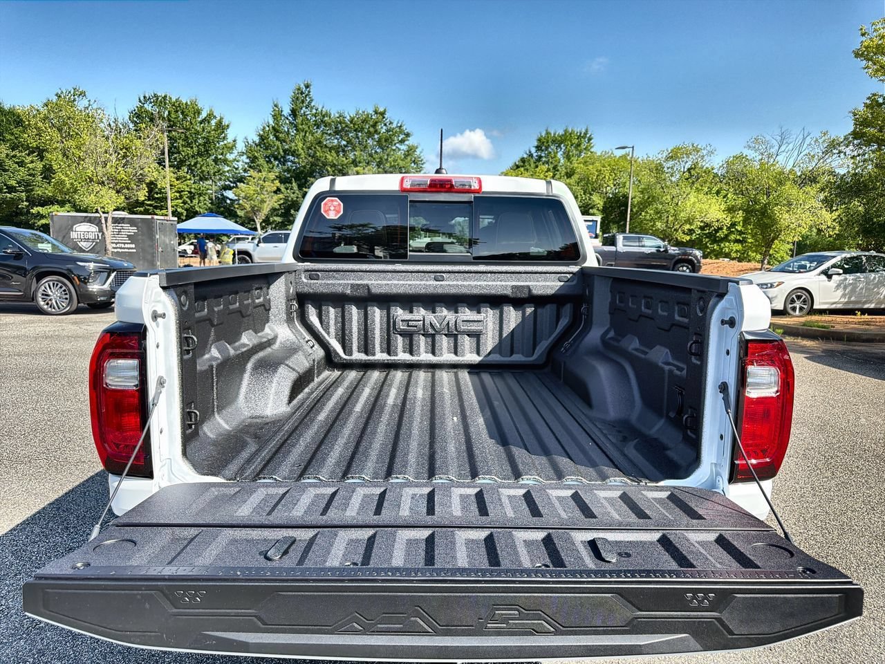 New 2026 Summit White GMC AT4 image 21