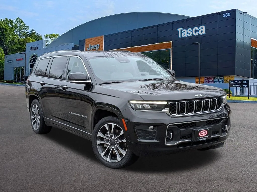 Used 2023 Black Jeep Overland image 1