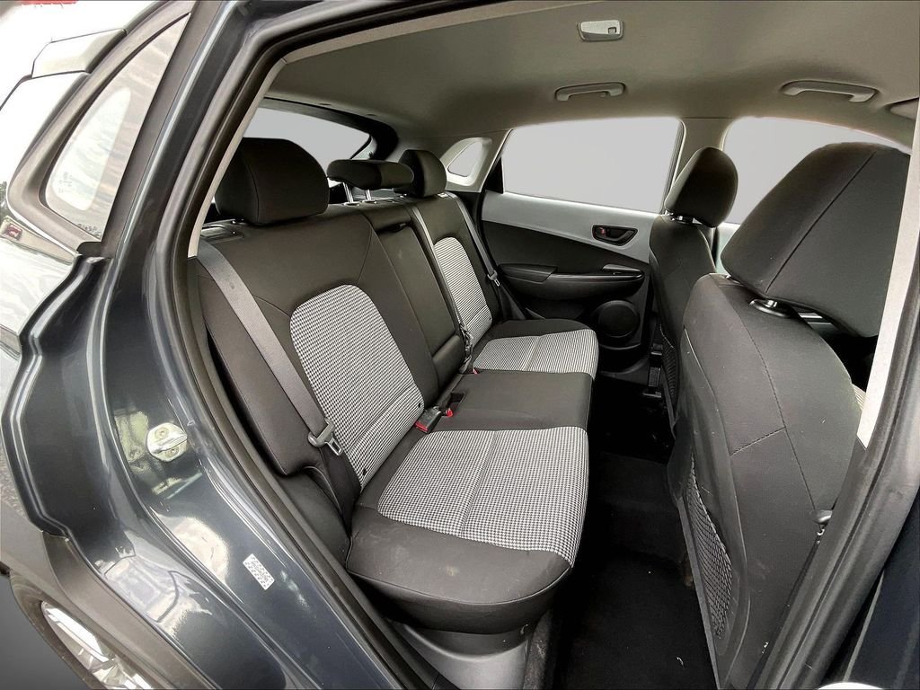 Used 2019 Gray Hyundai SE image 26